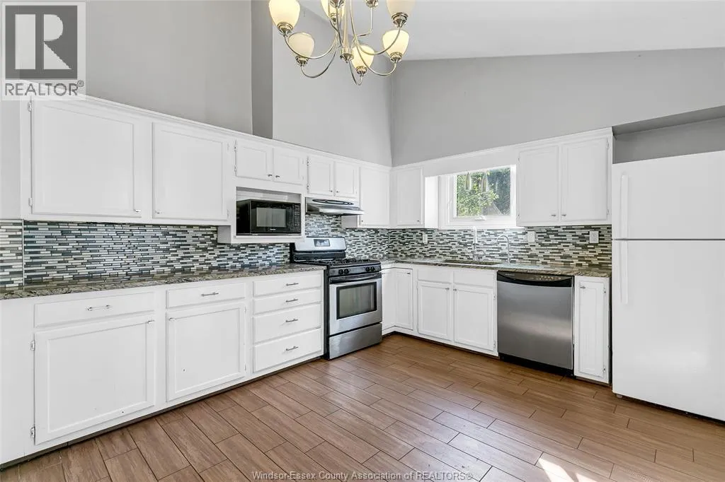 3344 PINEVIEW
