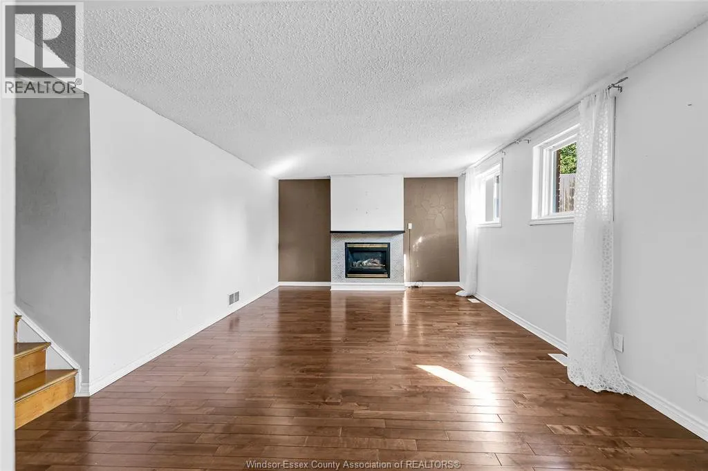 3344 PINEVIEW