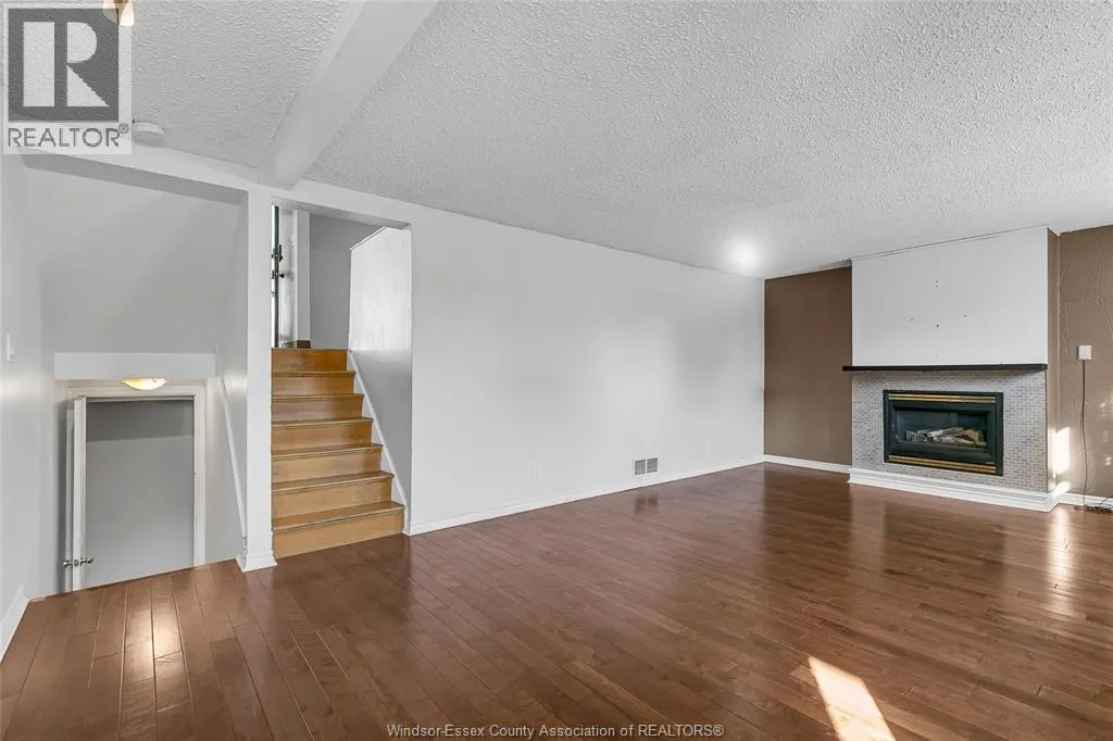 3344 PINEVIEW