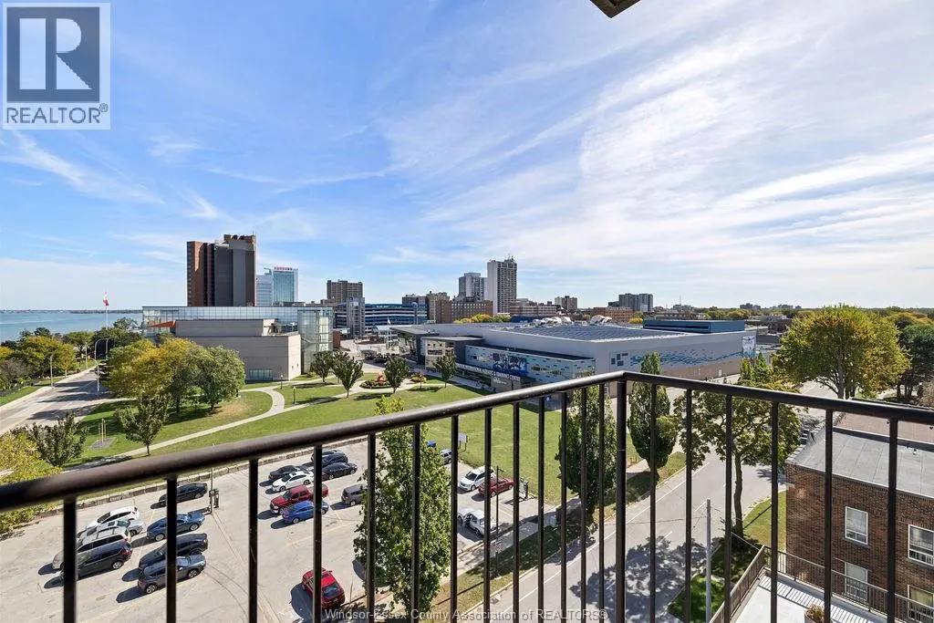 515 RIVERSIDE DRIVE West