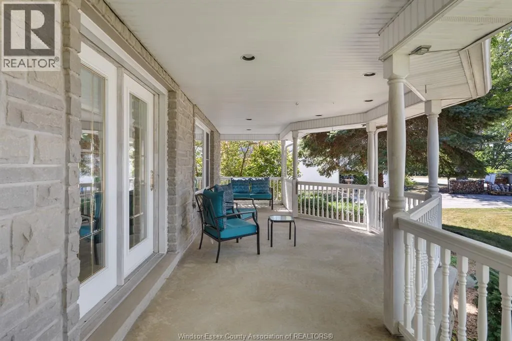589 FRONT STREET North