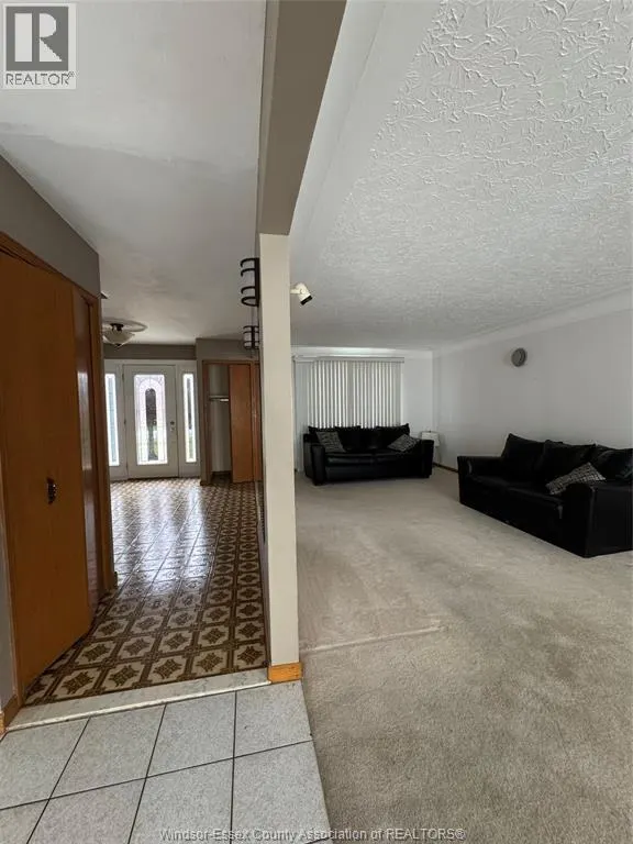 5515 OUTER DRIVE
