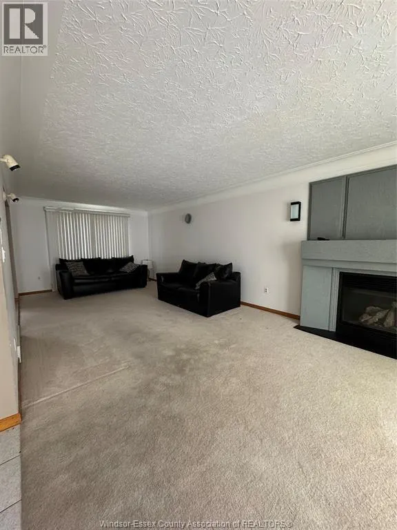5515 OUTER DRIVE