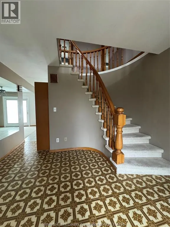5515 OUTER DRIVE
