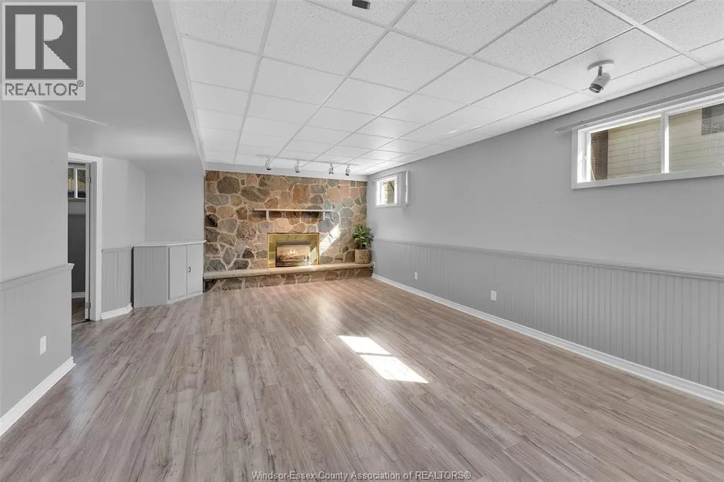 1066 Riverdale AVENUE