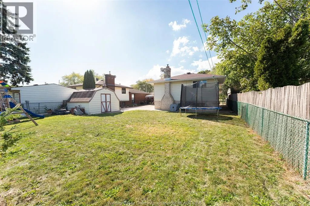 1066 Riverdale AVENUE