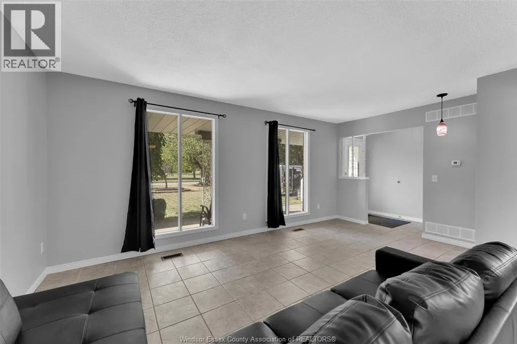 1066 Riverdale AVENUE