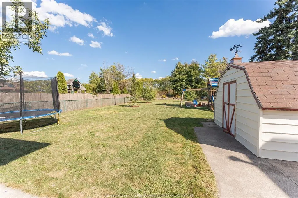 1066 Riverdale AVENUE