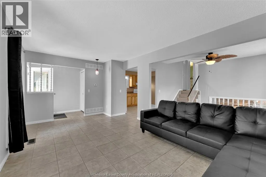 1066 Riverdale AVENUE