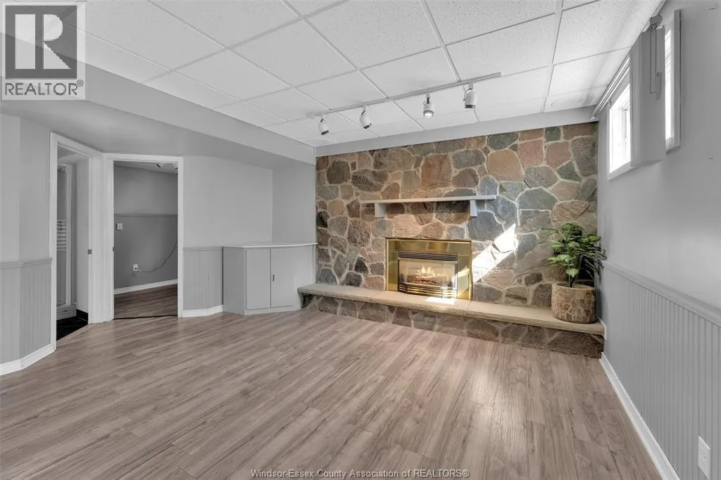 1066 Riverdale AVENUE