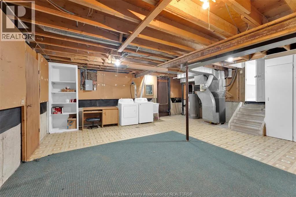1066 Riverdale AVENUE