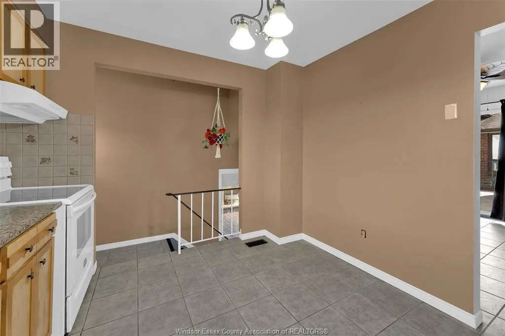 1066 Riverdale AVENUE