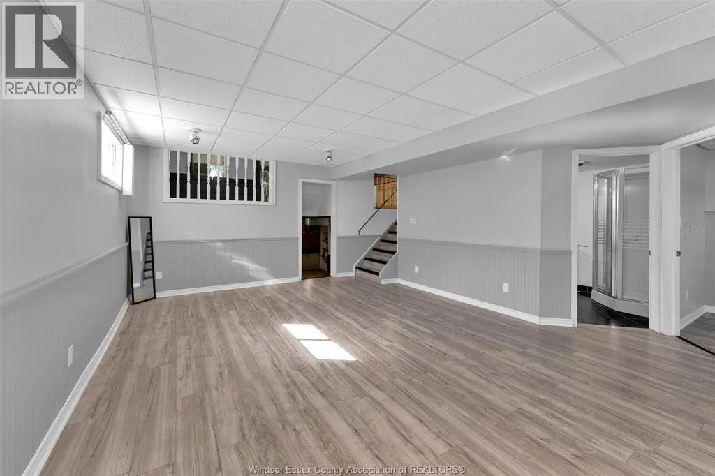 1066 Riverdale AVENUE