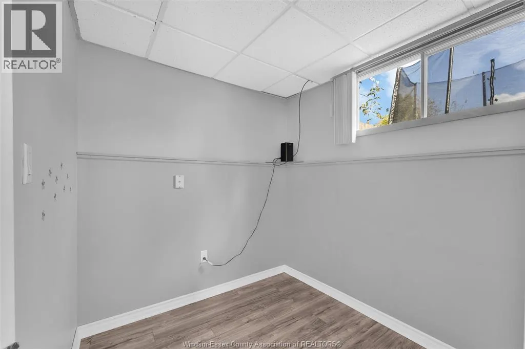 1066 Riverdale AVENUE
