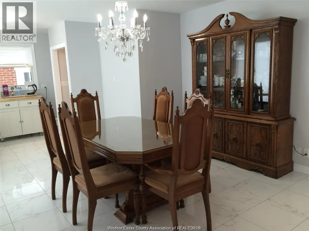 214 SEACLIFF DRIVE