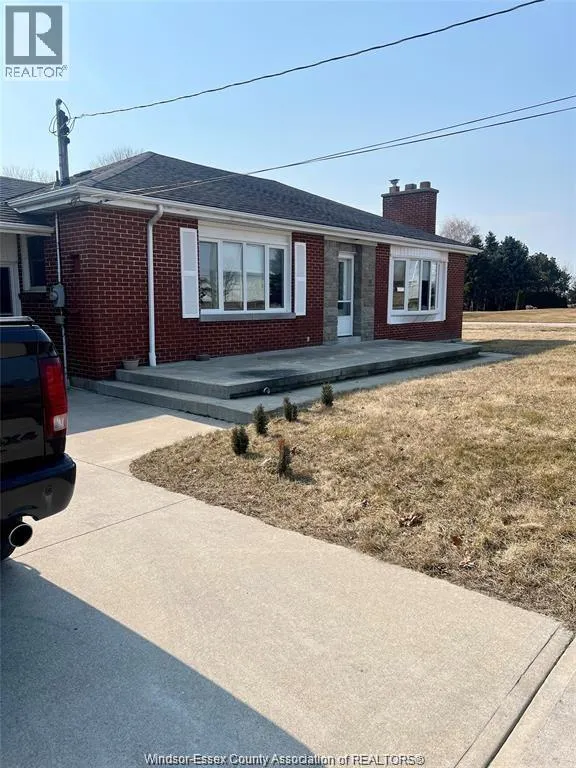 214 SEACLIFF DRIVE