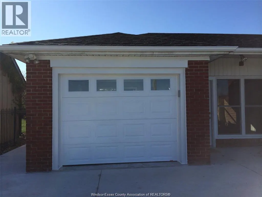 214 SEACLIFF DRIVE
