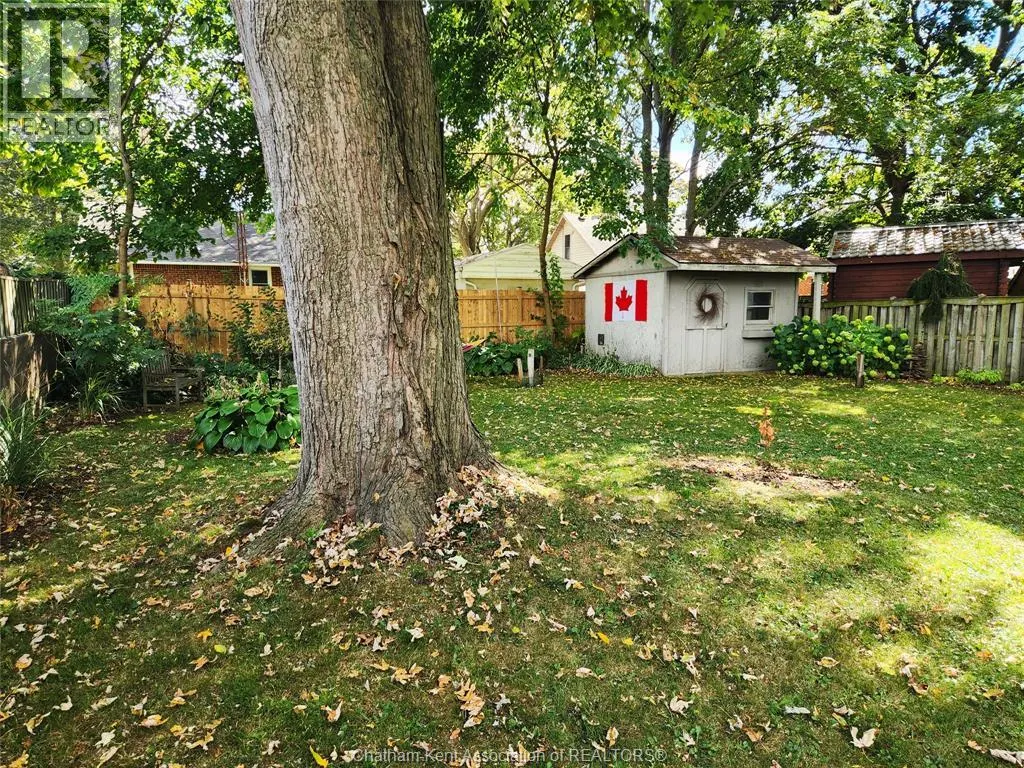 26 Tweedsmuir AVENUE East