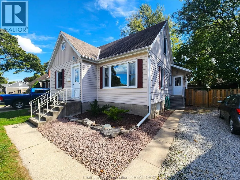 26 Tweedsmuir AVENUE East