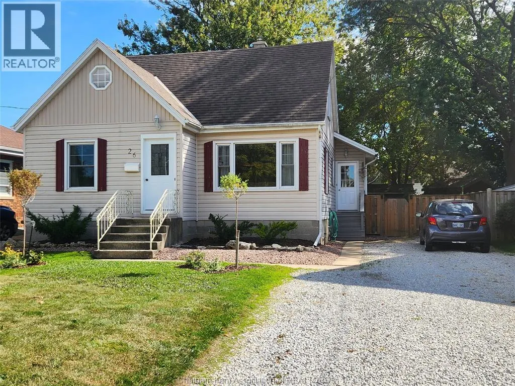 26 Tweedsmuir AVENUE East