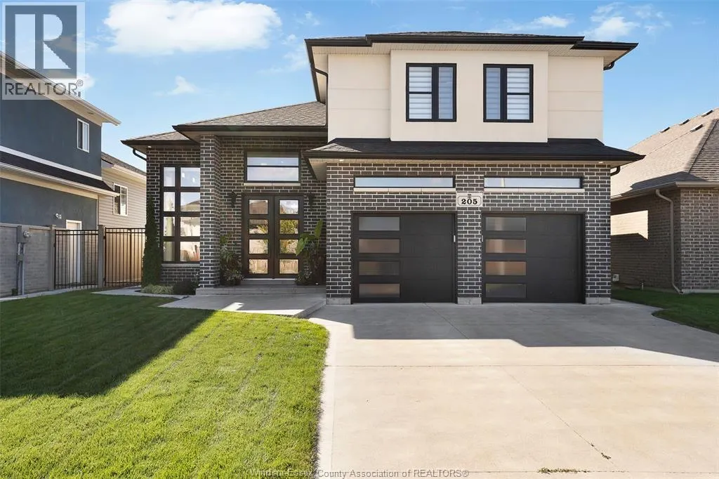 205 MULLEN CRESCENT