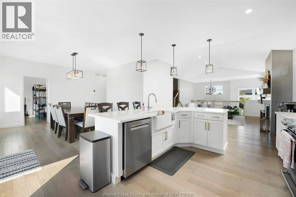 205 MULLEN CRESCENT