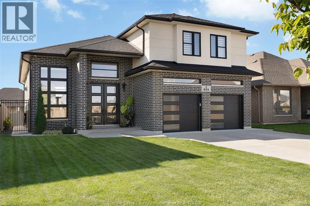 205 MULLEN CRESCENT