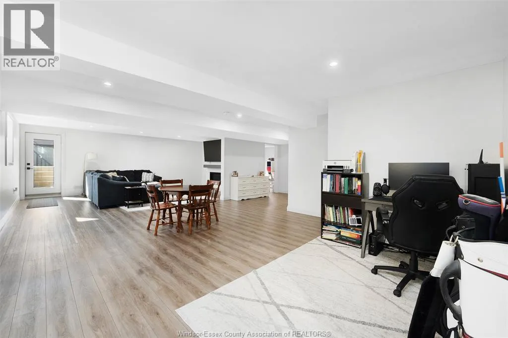 205 MULLEN CRESCENT