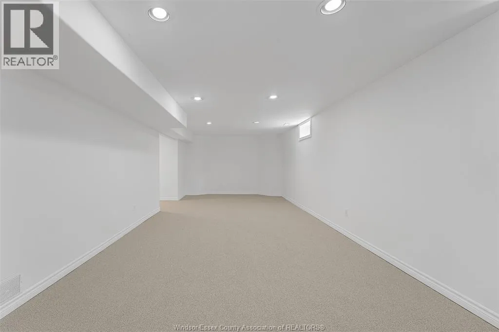 180 OAK DR