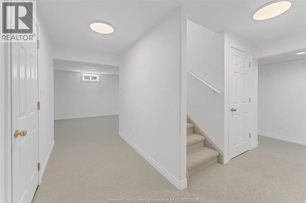 180 OAK DR