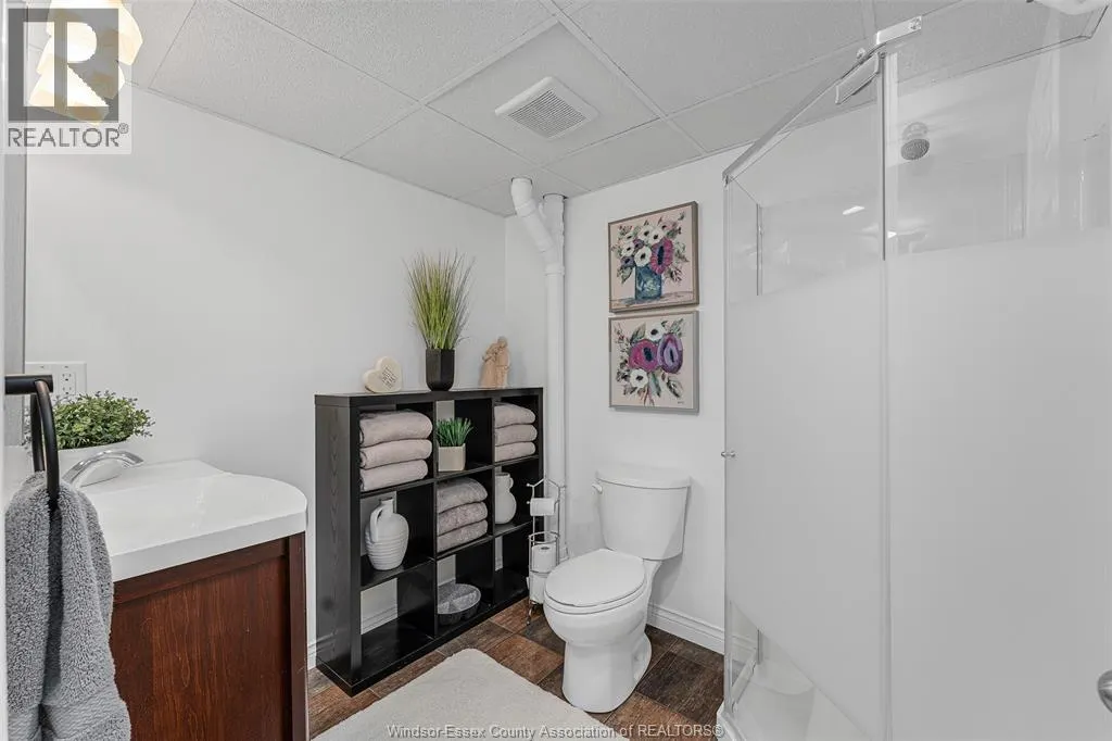 180 OAK DR