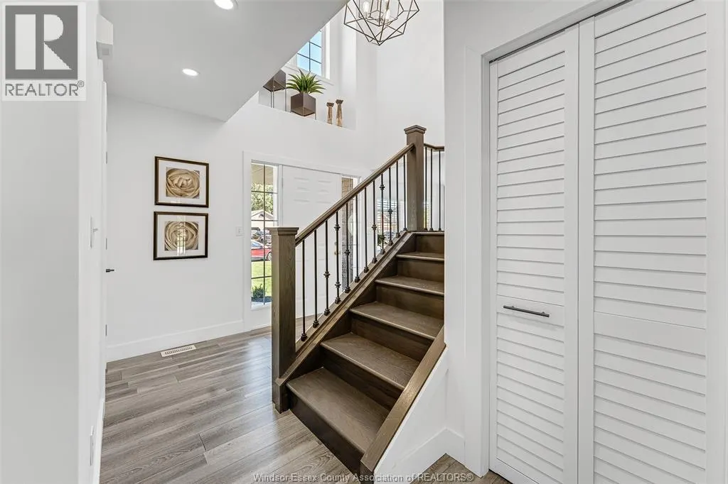 180 OAK DR