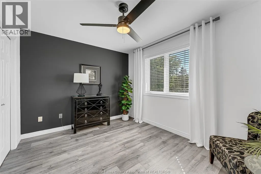 180 OAK DR