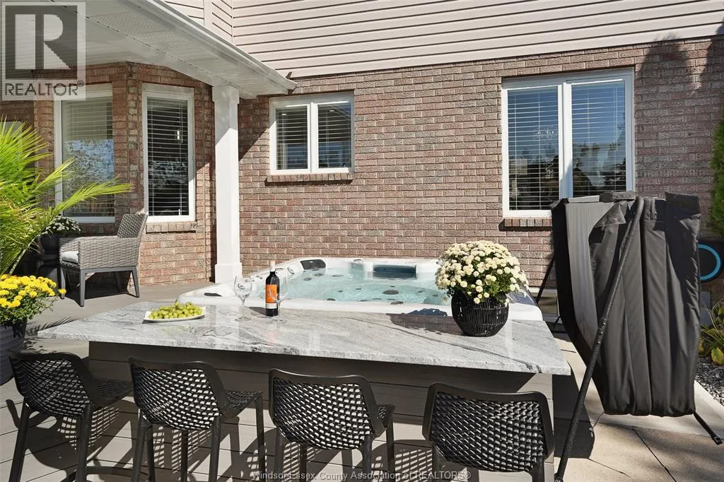 180 OAK DR