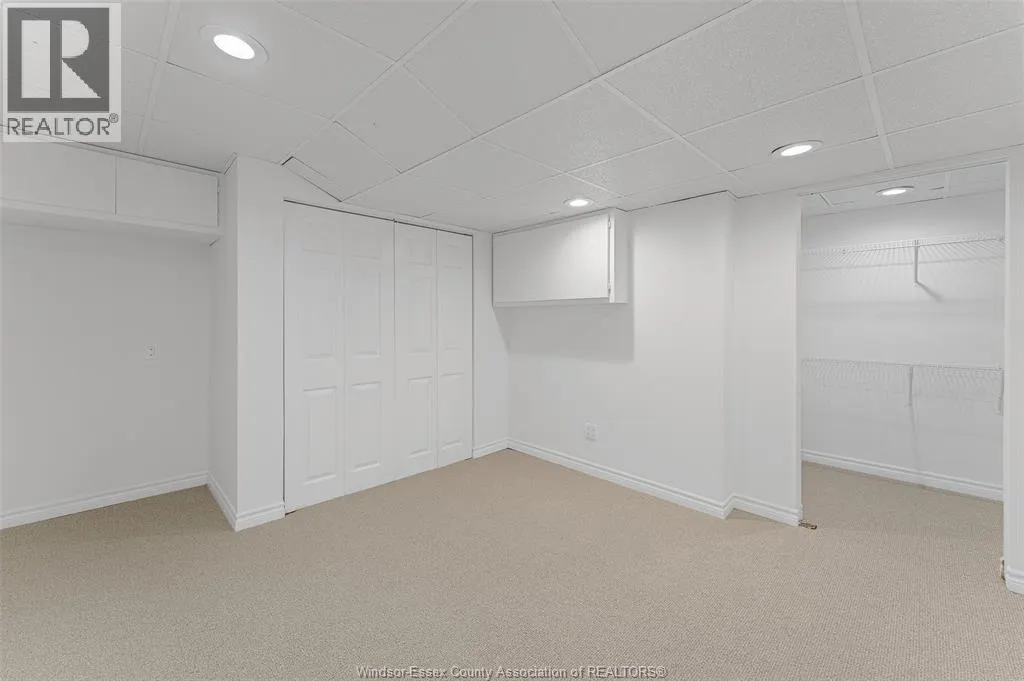 180 OAK DR