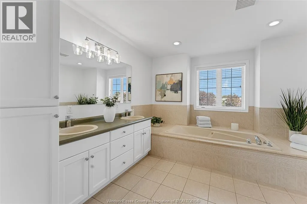 180 OAK DR