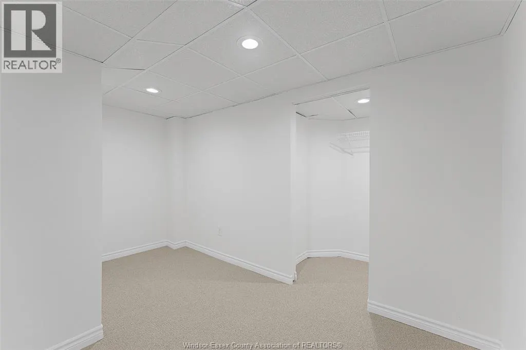 180 OAK DR