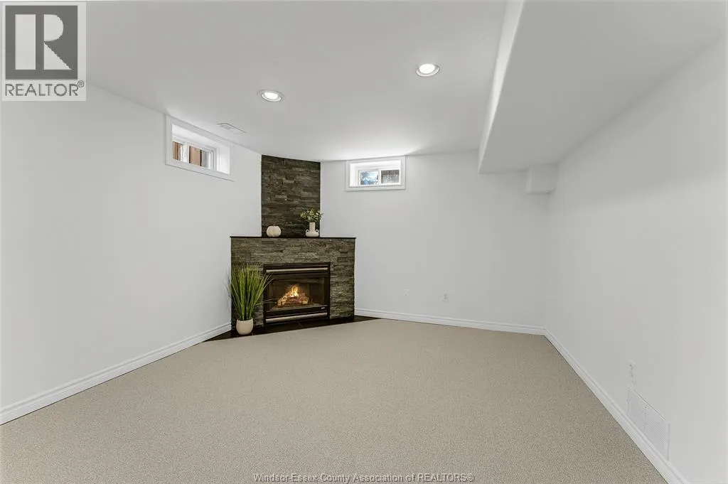 180 OAK DR