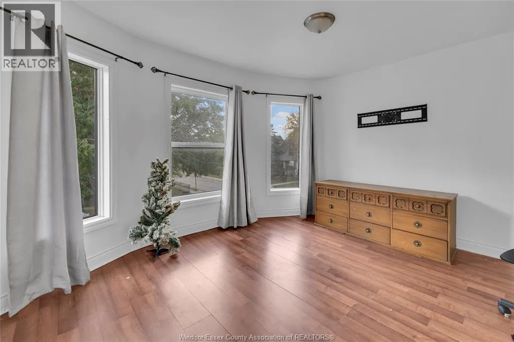 304 LANGLOIS AVENUE