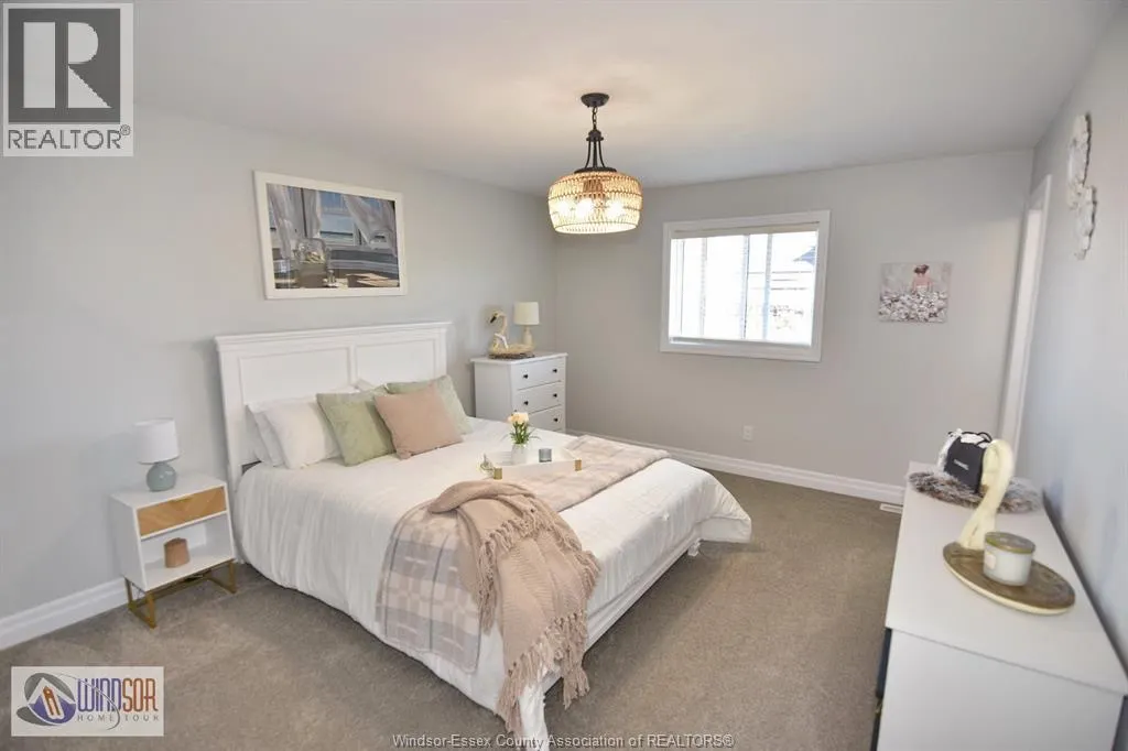 48 KINGSBRIDGE DRIVE