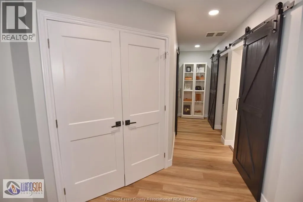 48 KINGSBRIDGE DRIVE