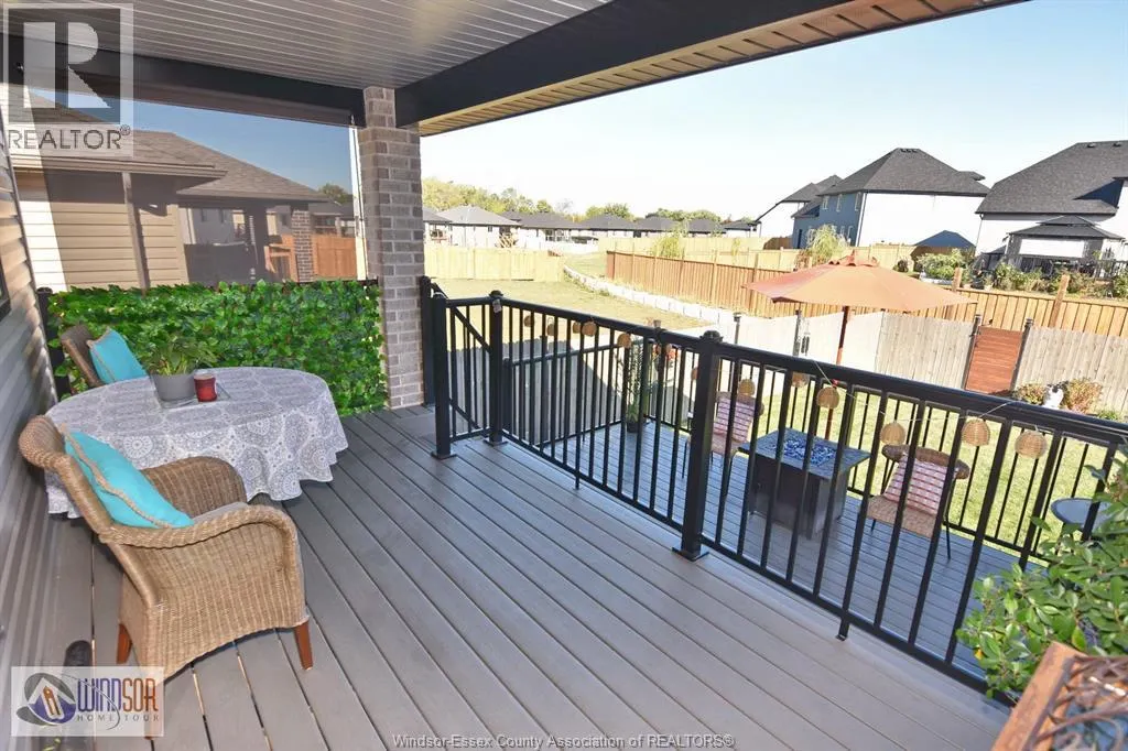 48 KINGSBRIDGE DRIVE