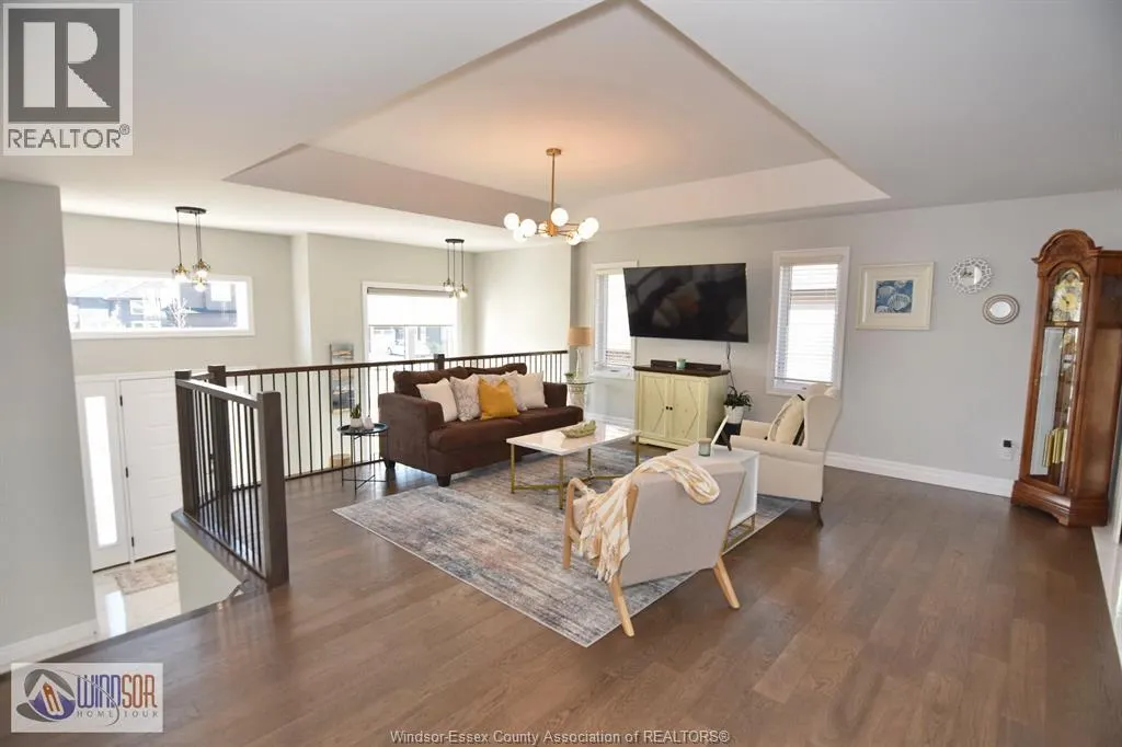 48 KINGSBRIDGE DRIVE