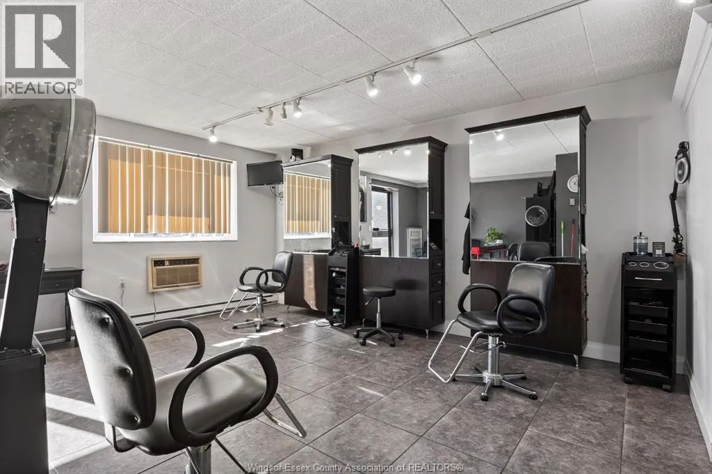 380 TECUMSEH ROAD West