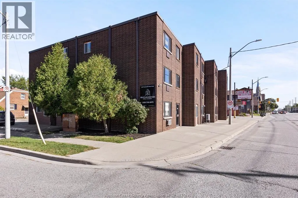 380 TECUMSEH ROAD West