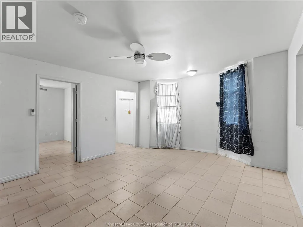 253 CURRY AVENUE