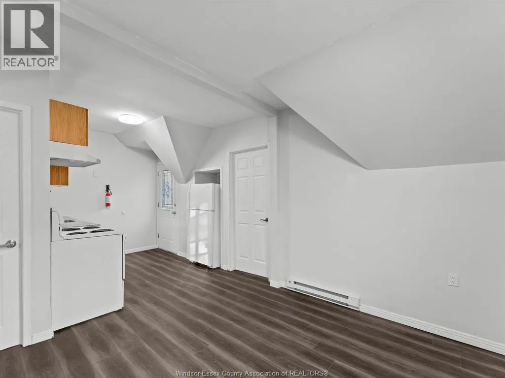 253 CURRY AVENUE