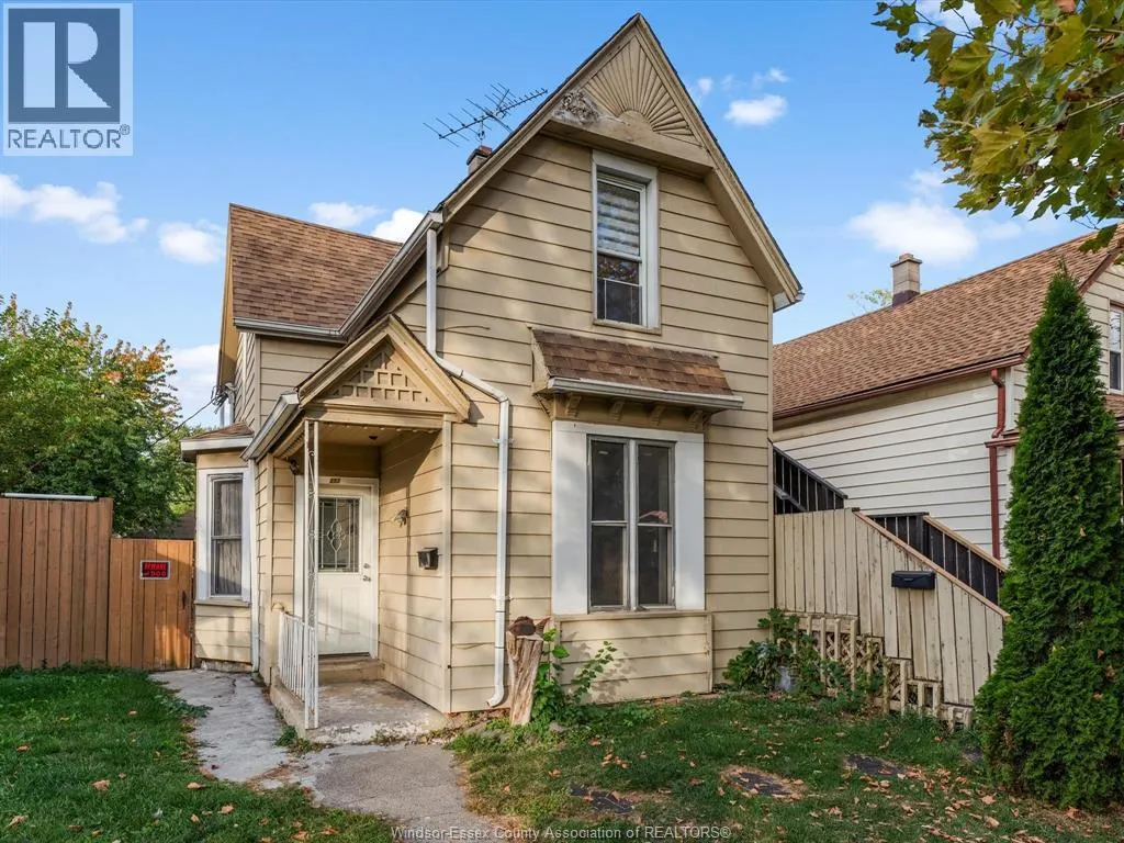 253 CURRY AVENUE