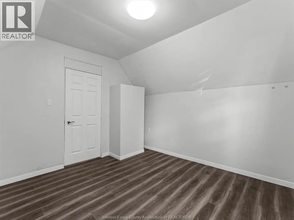 253 CURRY AVENUE