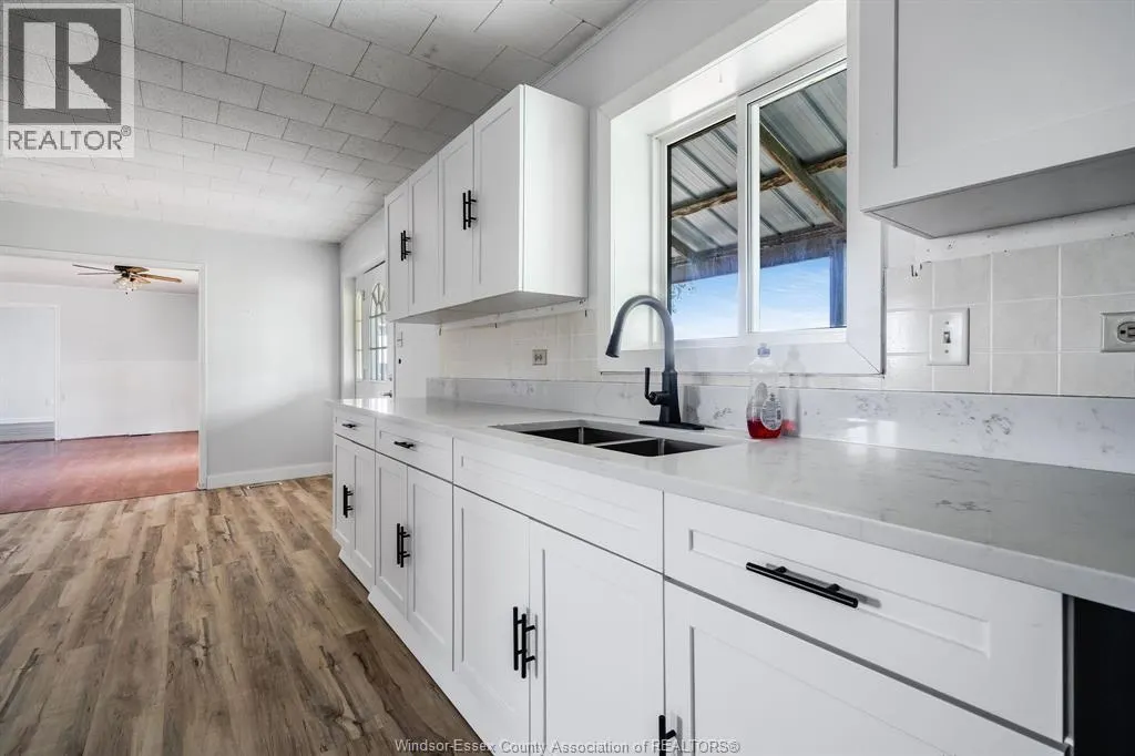 10350 Richardson Sideroad